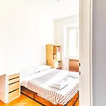 Jj's Place Apartment